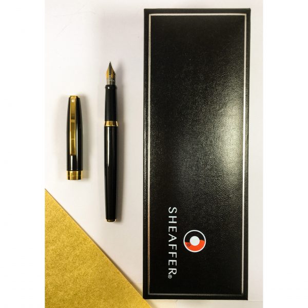 Sheaffer Sagaris GlossBlack with Gold Plated Trim Fountain Pen. - Image 5